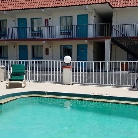Clearwater Inn Сейфти-Харбор Экстерьер фото